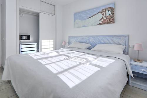 Imagen de la habitación del Hotel All Suite Ibiza. Foto 3
