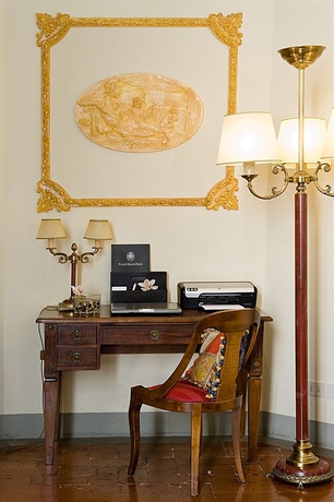 Imagen de los interiores del Hotel All-Suites Palazzo Magnani Feroni. Foto 9