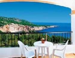 Imagen de los exteriores del Hotel Alla Dins. Foto 5