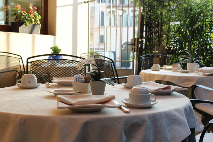 Imagen del bar/restaurante del Hotel Alla Torre. Foto 2