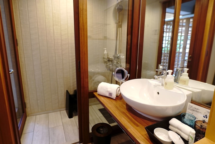 Imagen de la habitación del Hotel Allamanda Imgya Coral Village. Foto 12