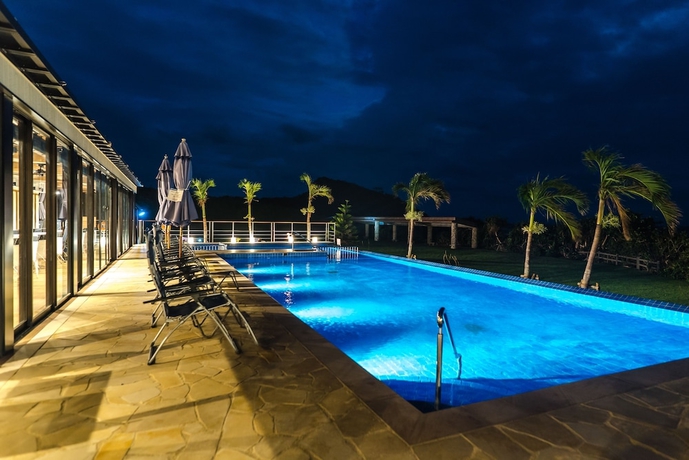 Imagen de la piscina del Hotel Allamanda Imgya Coral Village. Foto 19