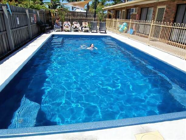Imagen de la piscina del Hotel Allambi Holiday Apartments. Foto 39