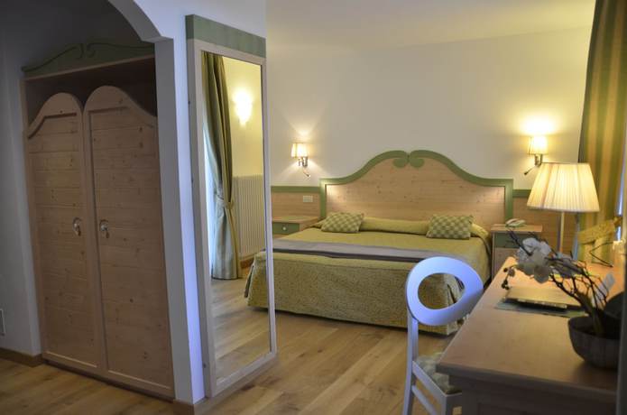 Imagen de la habitación del Hotel Alle Dolomiti Boutique Lake. Foto 13