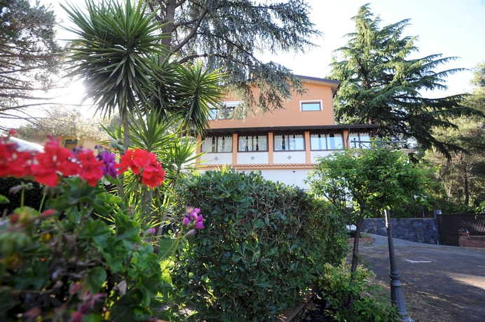 Imagen de los exteriores del Hotel Alle Pendici. Foto 13