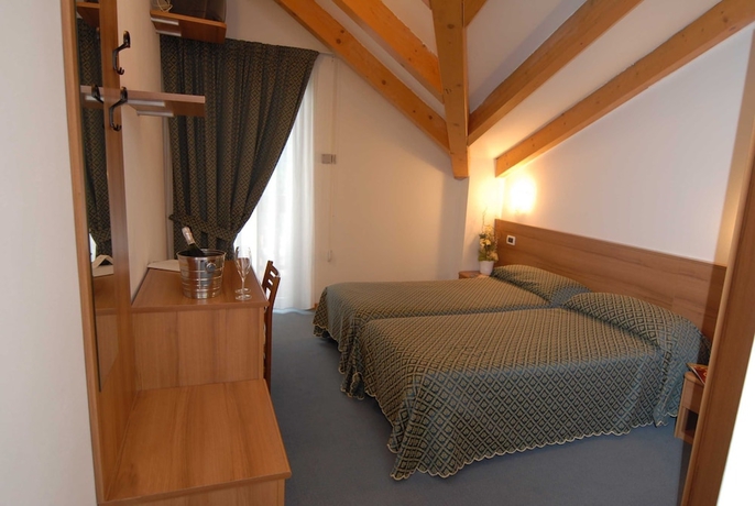 Imagen de la habitación del Hotel Alle Piramidi. Foto 10