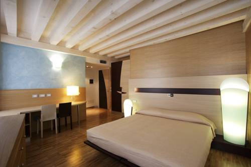 Imagen de la habitación del Hotel Allegria. Foto 9