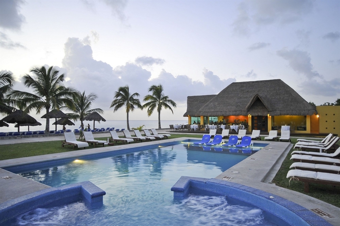 Imagen de la piscina del Hotel Allegro Cozumel All Inclusive. Foto 11