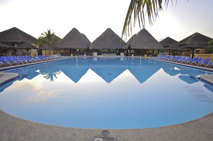 Imagen de la piscina del Hotel Allegro Cozumel All Inclusive. Foto 12