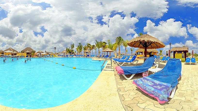 Imagen de la piscina del Hotel Allegro Cozumel All Inclusive. Foto 13
