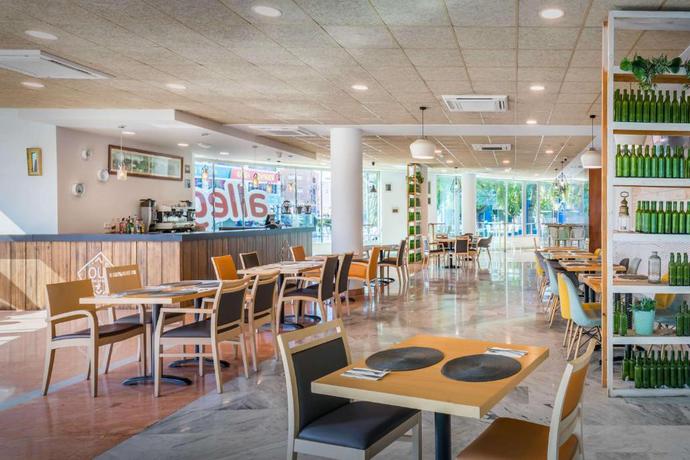 Imagen del bar/restaurante del Hotel Allegro Murcia Azarbe. Foto 4