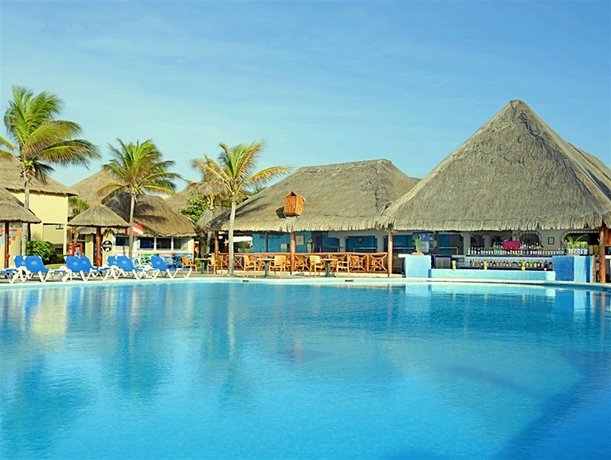 Imagen de la piscina del Hotel Allegro Playacar - All Inclusive. Foto 15