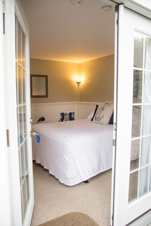 Imagen de la habitación del Hotel Allen Harbor Breeze Inn and Gardens. Foto 15