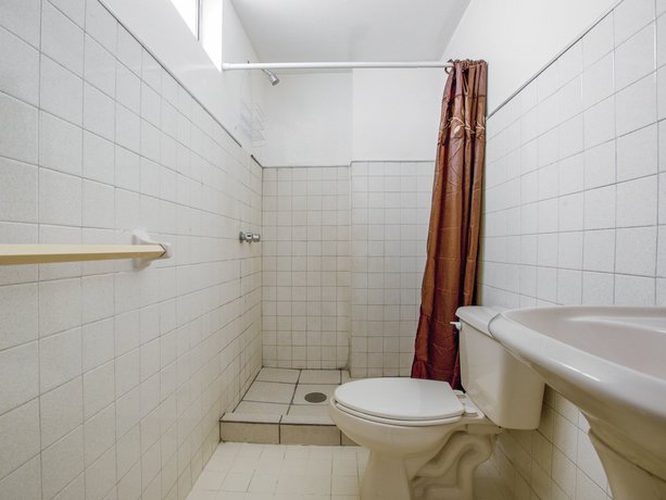 Imagen de la habitación del Hotel Allende 104. Foto 13