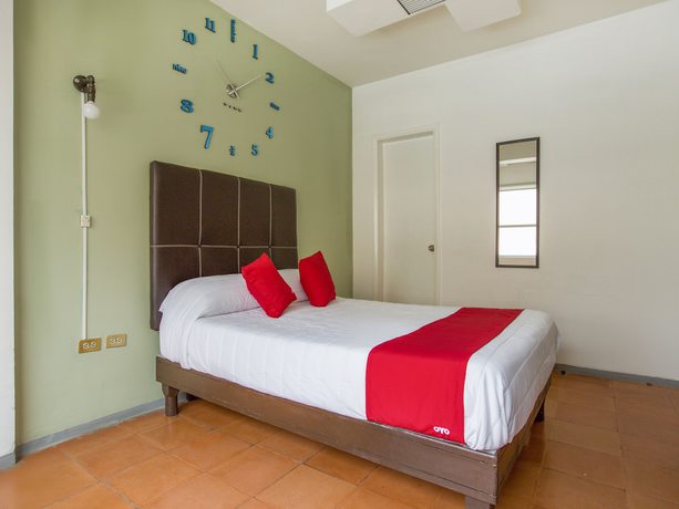 Imagen de la habitación del Hotel Allende 104. Foto 14