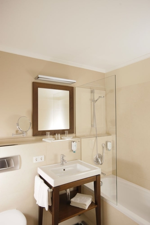Imagen de la habitación del Hotel Allg&auml;u Resort. Foto 15