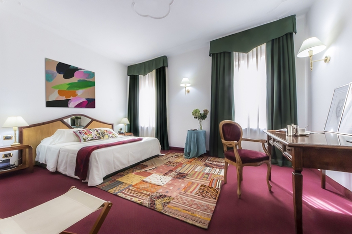 Imagen de la habitación del Hotel Alli Due Buoi Rossi. Foto 13