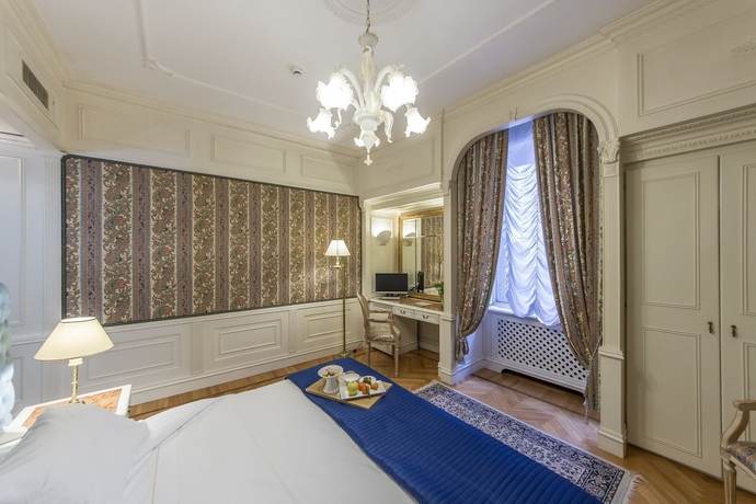 Imagen de la habitación del Hotel Alli Due Buoi Rossi. Foto 14