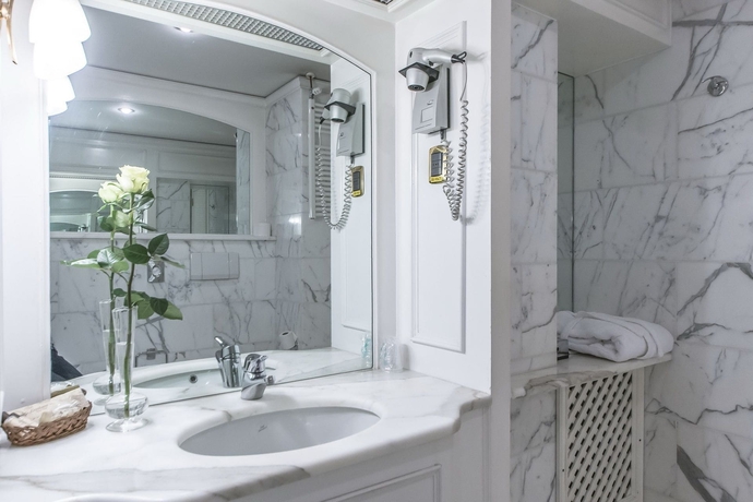 Imagen de la habitación del Hotel Alli Due Buoi Rossi. Foto 17