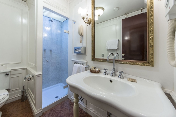 Imagen de la habitación del Hotel Alli Due Buoi Rossi. Foto 18