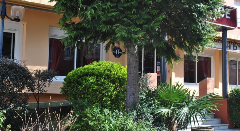 Imagen de los exteriores del Hotel Alliance Lourdes. Foto 12