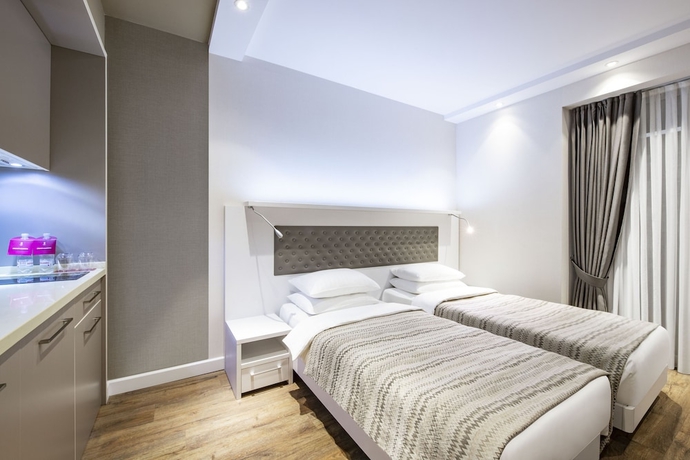 Imagen de la habitación del Hotel Alliance Palace Batumi. Foto 13