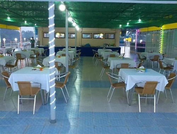 Imagen del bar/restaurante del Hotel Alliance Resort. Foto 3