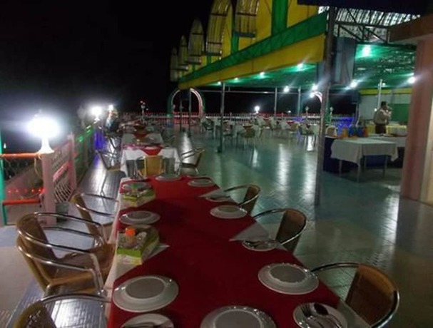 Imagen del bar/restaurante del Hotel Alliance Resort. Foto 5