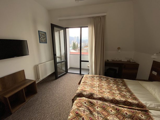 Imagen de la habitación del Hotel Alliance, Tbilisi. Foto 10