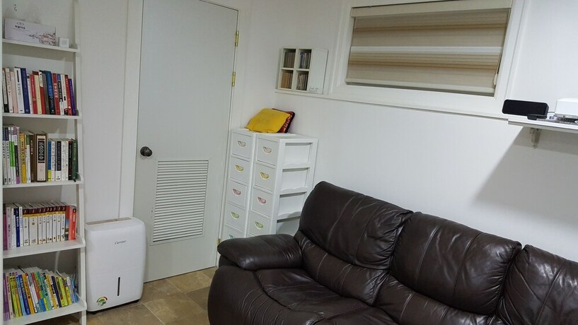 Imagen de los interiores del Hotel All-in-one Guesthouse. Foto 37
