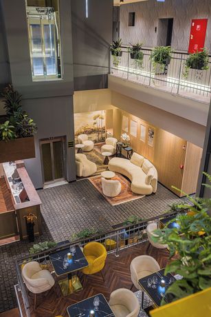 Imagen de los interiores del Hotel Allora. Foto 16