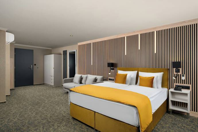 Imagen de la habitación del Hotel Allora. Foto 14