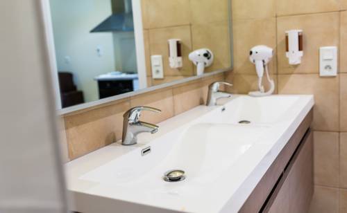 Imagen de la habitación del Hotel Allotel. Foto 8