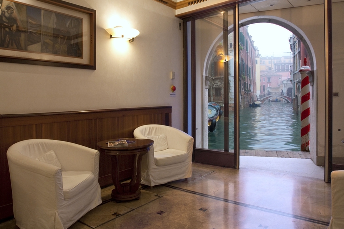 Imagen de los interiores del Hotel All’angelo Art. Foto 14