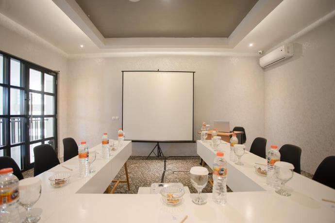 Imagen de los interiores del Hotel Allstay Ecotel Yogyakarta. Foto 7