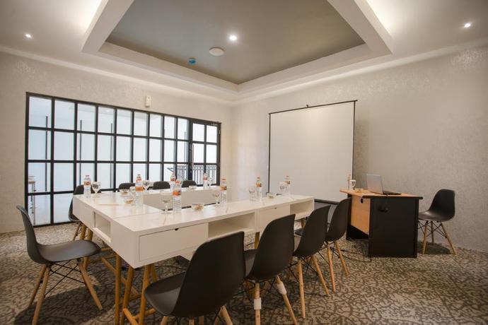 Imagen de los interiores del Hotel Allstay Ecotel Yogyakarta. Foto 8