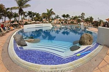 Imagen de la piscina del Hotel Allsun Esplendido. Foto 6