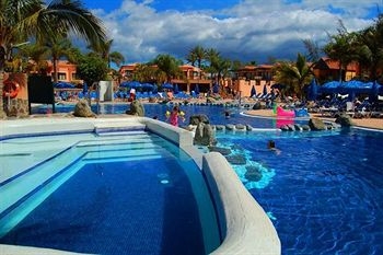 Imagen de la piscina del Hotel Allsun Esplendido. Foto 7