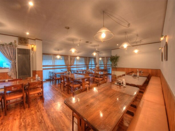 Imagen del bar/restaurante del Hotel Allumeur. Foto 12