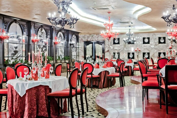 Imagen del bar/restaurante del Hotel Allur. Foto 3