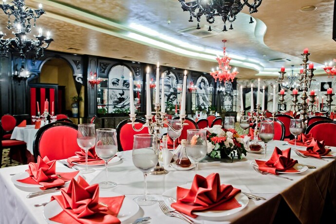 Imagen del bar/restaurante del Hotel Allur. Foto 5