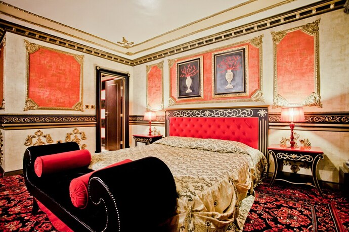 Imagen de la habitación del Hotel Allur. Foto 13