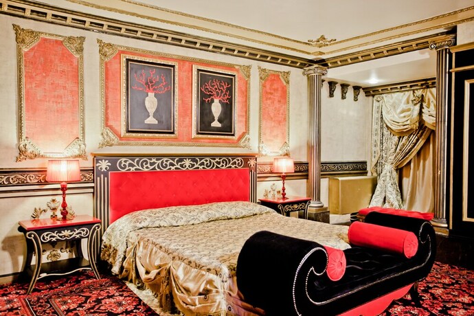 Imagen de la habitación del Hotel Allur. Foto 15