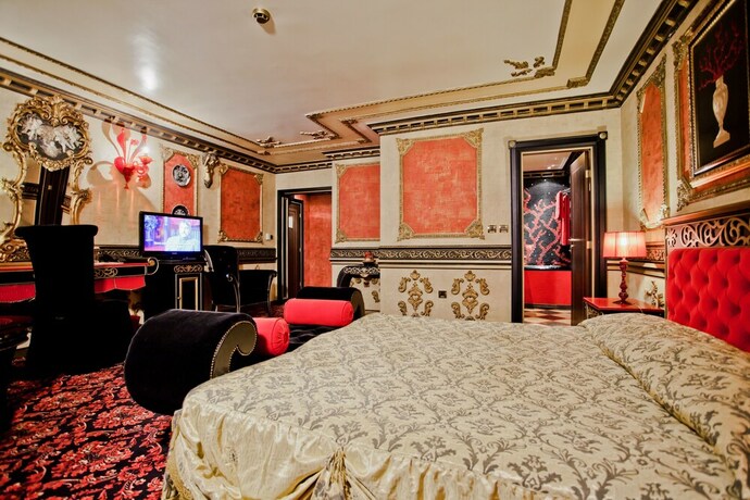 Imagen de la habitación del Hotel Allur. Foto 18