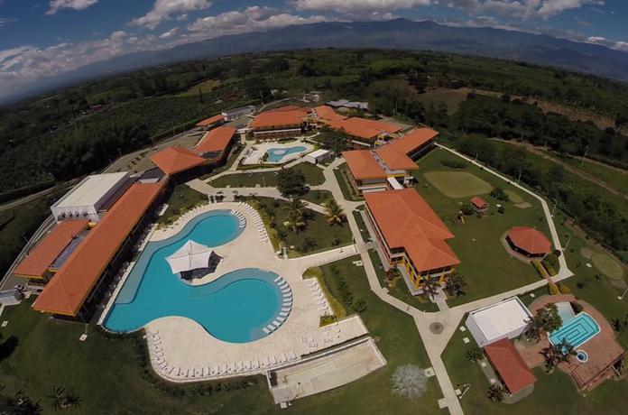 Imagen general del Hotel Allure Cafe Mocawa Resort By Karisma. Foto 5