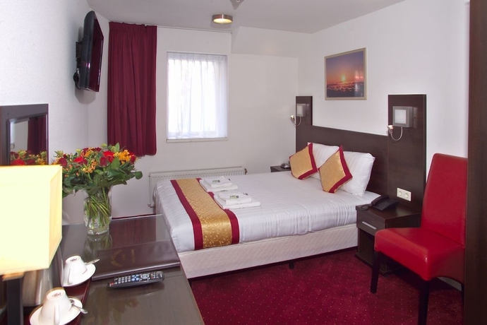 Imagen de la habitación del Hotel Allure. Foto 6