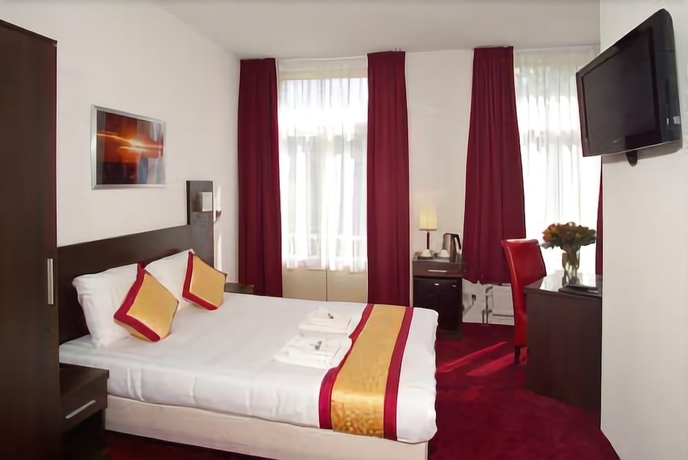 Imagen de la habitación del Hotel Allure. Foto 16