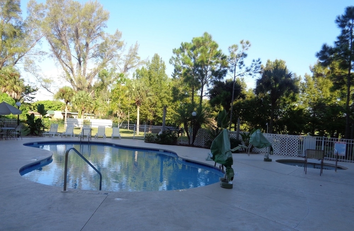 Imagen de la piscina del Hotel Allure Suites, Cabo Coral. Foto 19