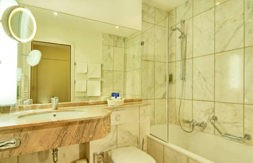 Imagen de la habitación del Hotel Alm- and Wellnesshotel Alpenhof. Foto 11