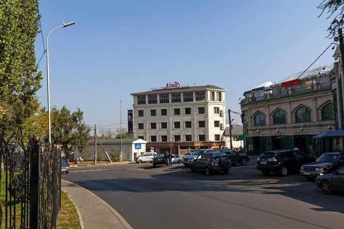 Imagen de los exteriores del Hotel Alma, Almaty. Foto 18
